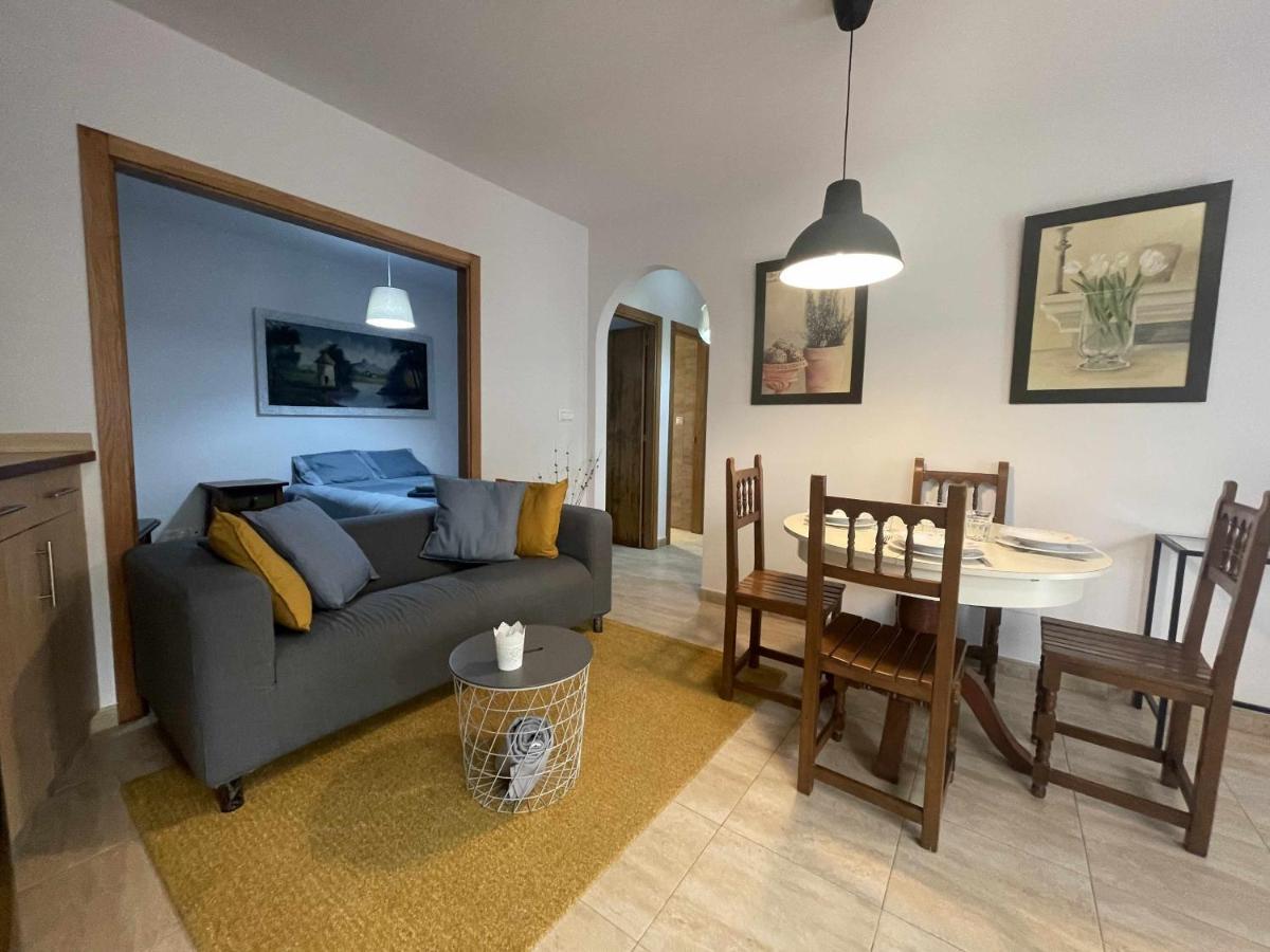 Grupo Gontad Apartamento Travesia Da Agra โอโกรูญา ภายนอก รูปภาพ