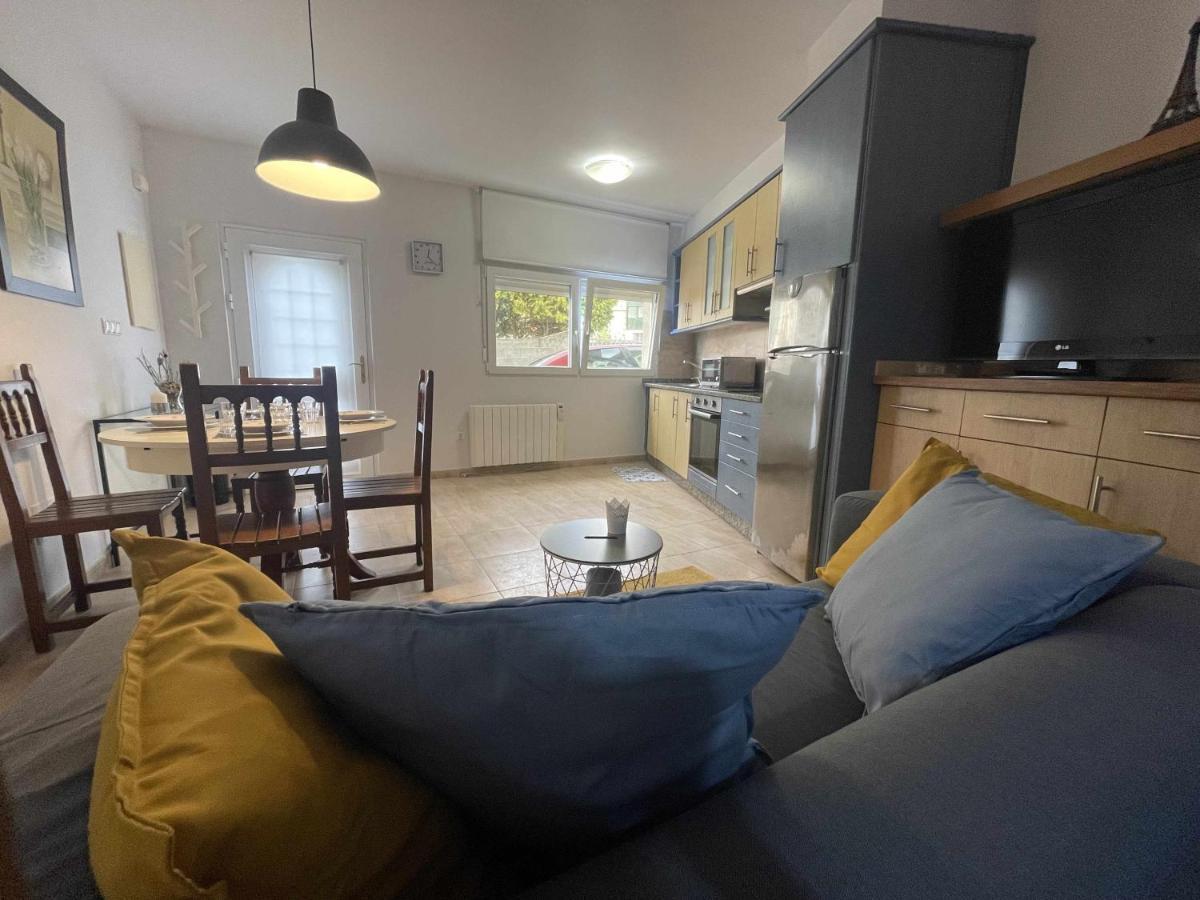 Grupo Gontad Apartamento Travesia Da Agra โอโกรูญา ภายนอก รูปภาพ